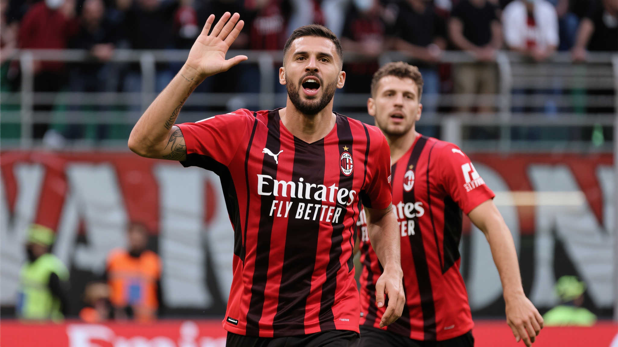 欧洲赛场积分榜:国际米兰登顶,AC米兰名列第三 除了国际影响力日增之外,多年沉寂后开始焕发新生的红